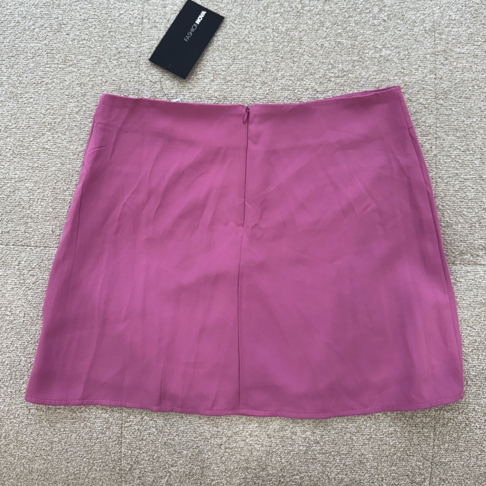 NWT Fashion Nova Fuchsia Mini Skirt – Slit Detail, Size M - Picture 4 of 6